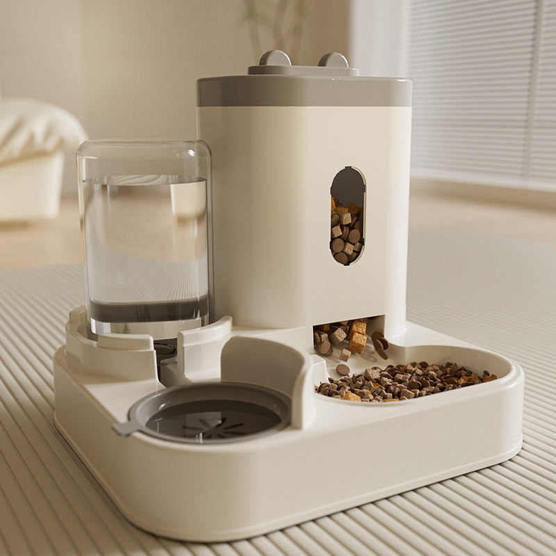 Automatic cat feeder