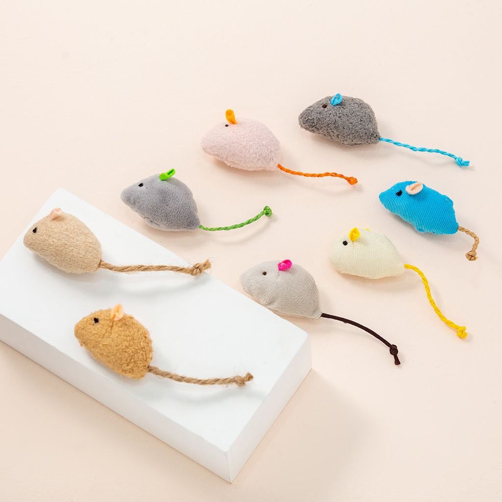 Cat toy: realistic plush mouse