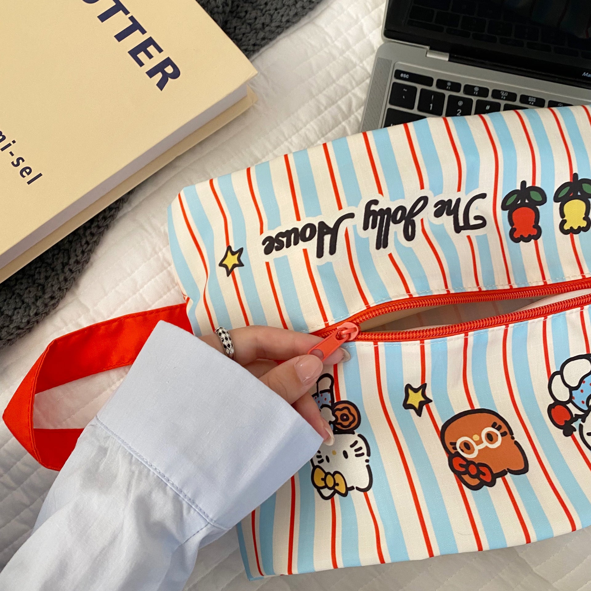 Striped Cat Storage Bag