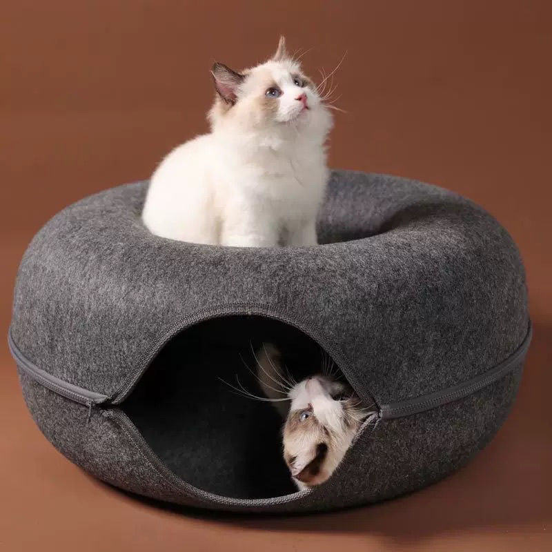 All-season semi-enclosed cat bed