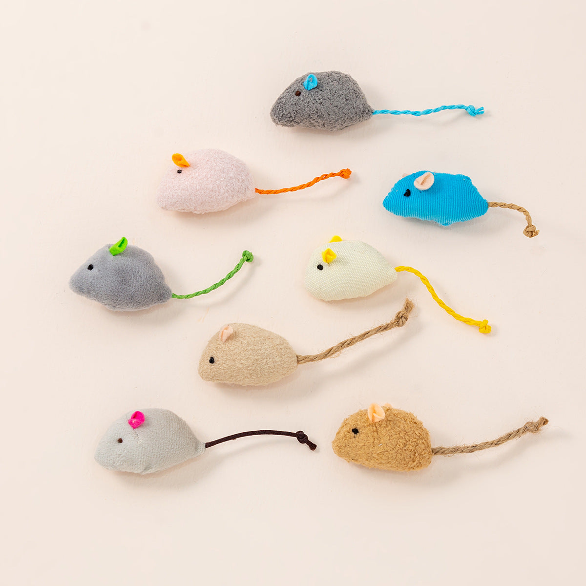 Cat toy: realistic plush mouse