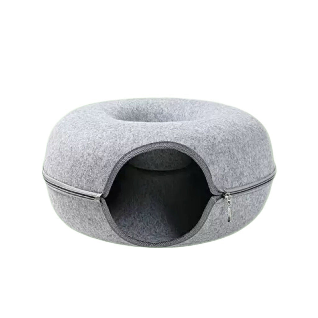 All-season semi-enclosed cat bed